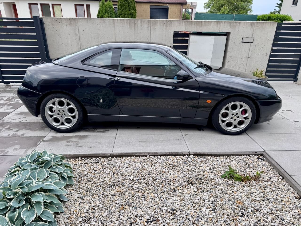 2001 Alfa Romeo GTV - 19