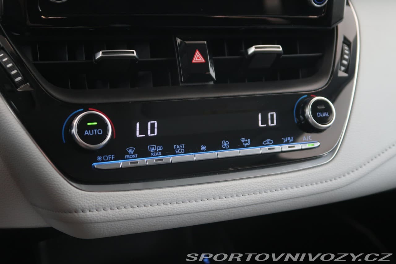 2021 Toyota COROLLA - 37