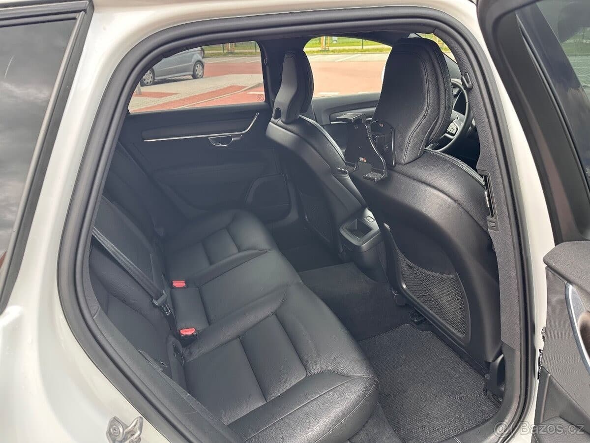 Volvo V90 - 25