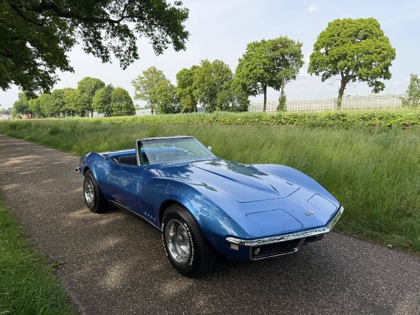 1968 Chevrolet CORVETTE - 19