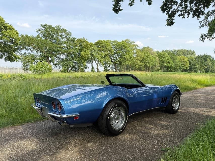 1968 Chevrolet CORVETTE - 21