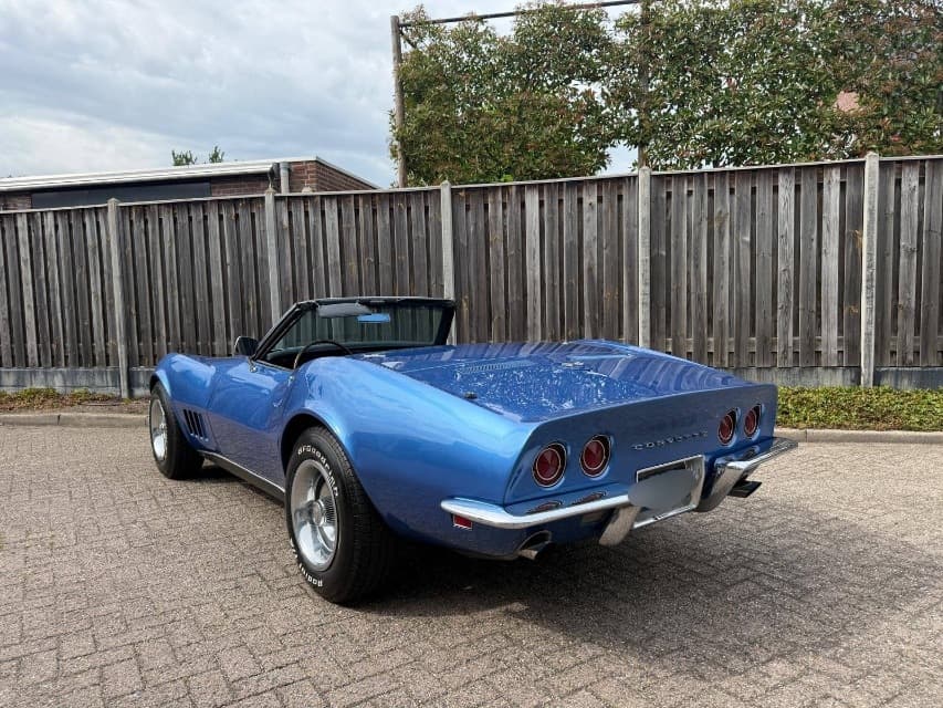 1968 Chevrolet CORVETTE - 29