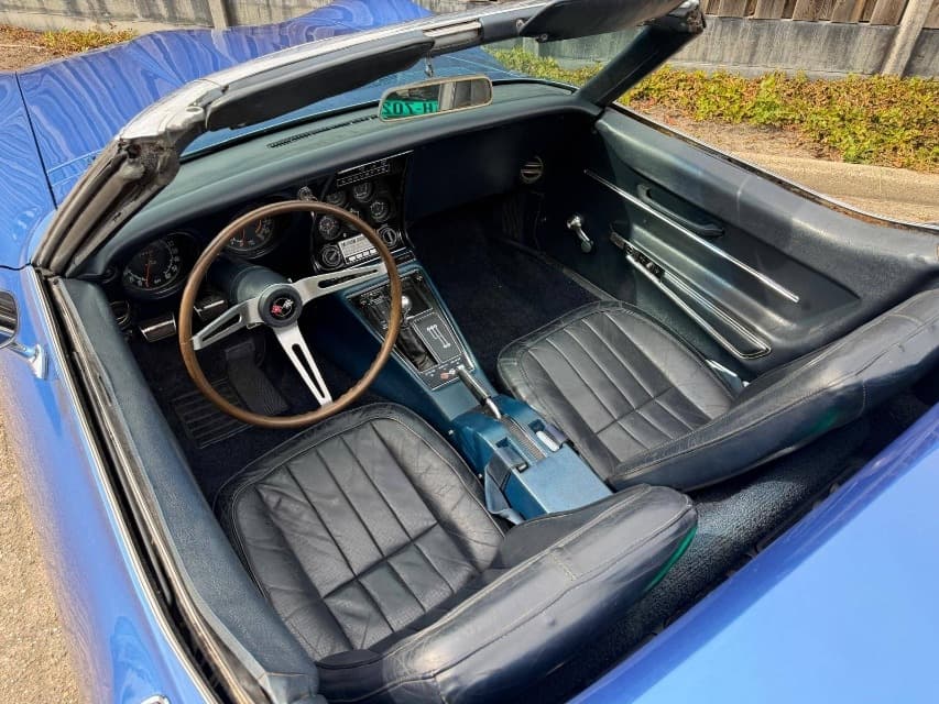 1968 Chevrolet CORVETTE - 33