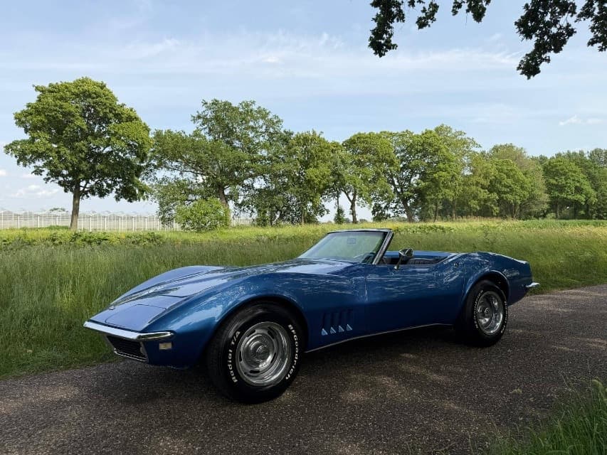 1968 Chevrolet CORVETTE - 13