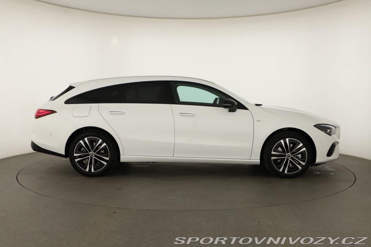 2025 Mercedes-Benz CLA - 11