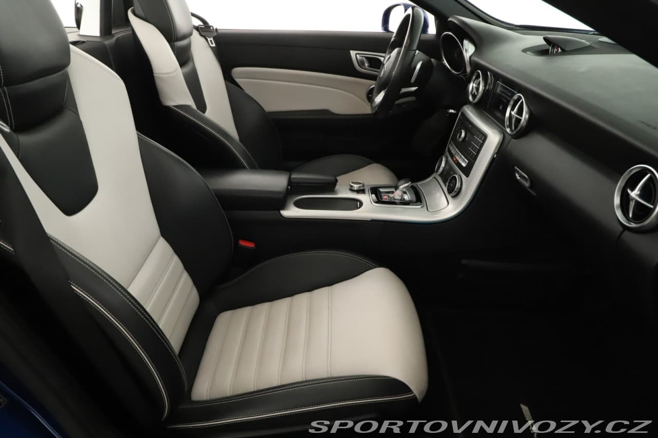 2020 Mercedes-Benz SLC - 19