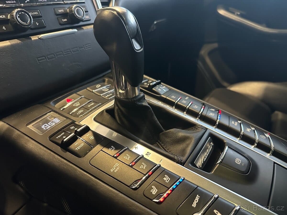 Porsche MACAN - 17
