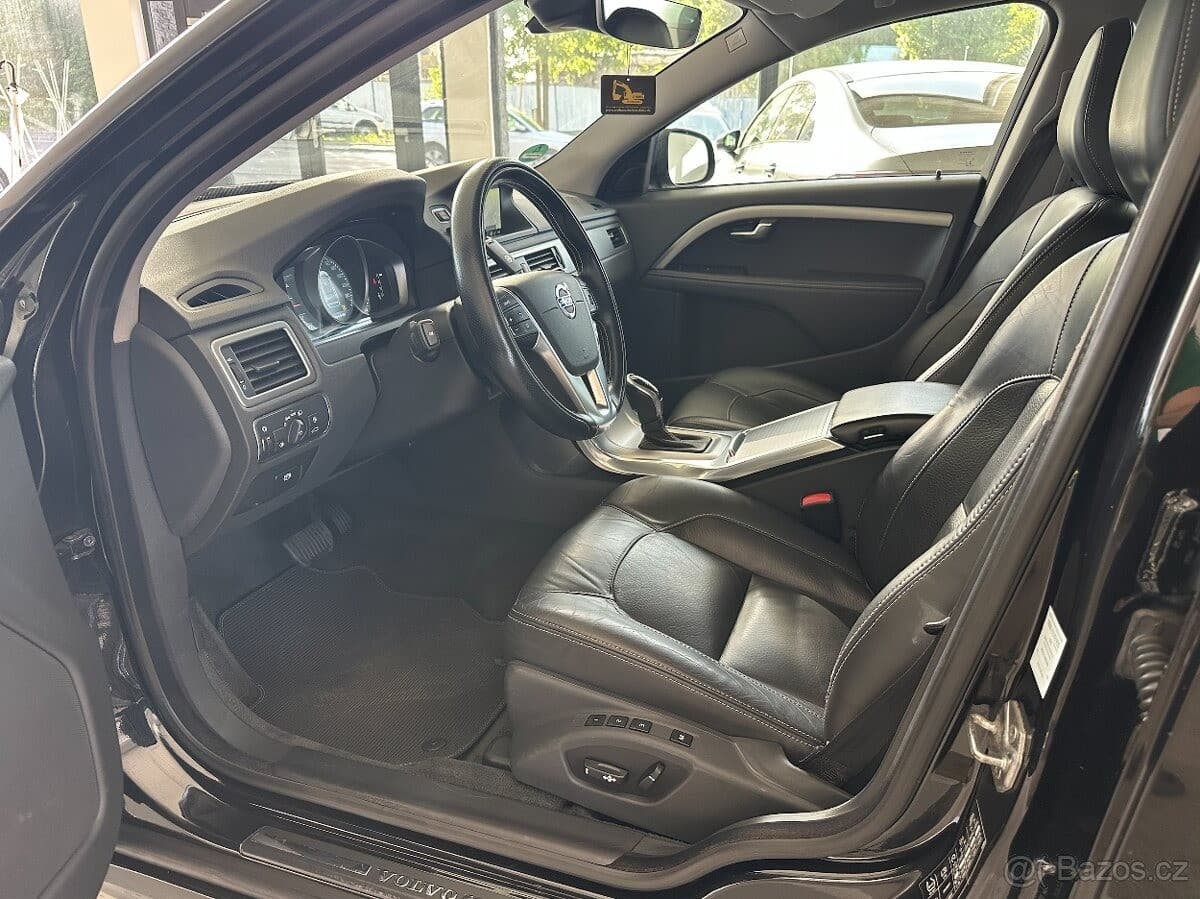 2015 Volvo V70 - 17
