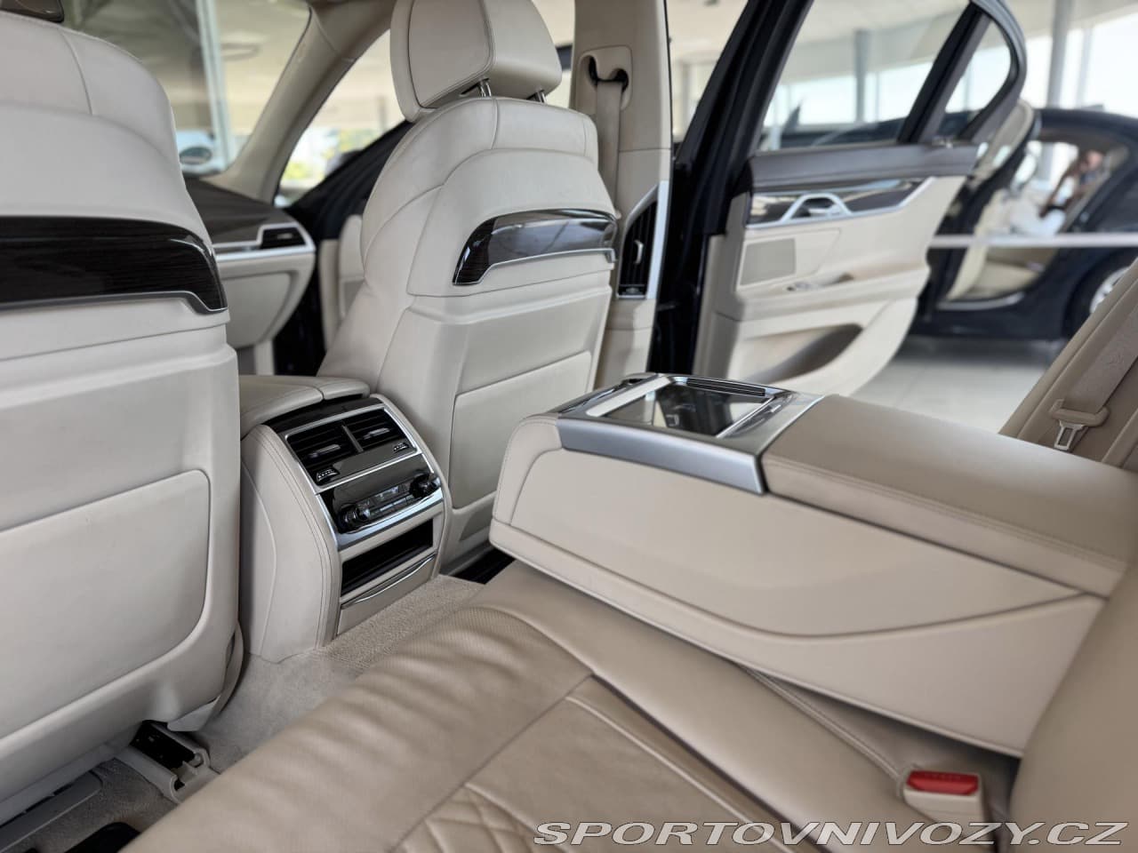 2016 BMW 7-SERIES - 16