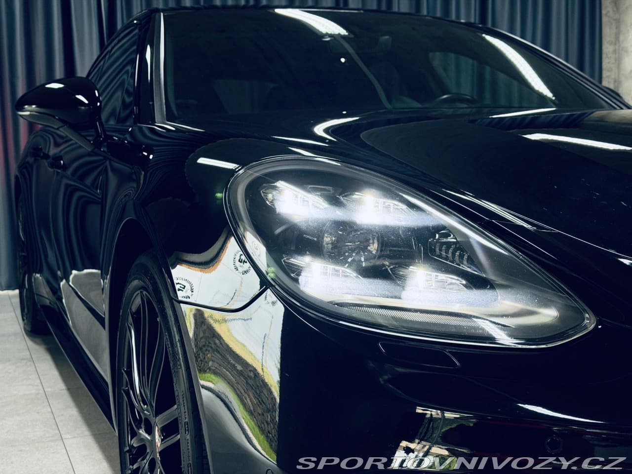 2017 Porsche PANAMERA - 4