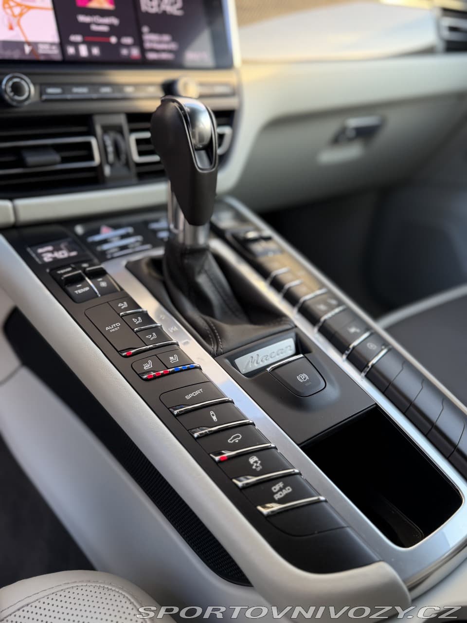 2019 Porsche MACAN - 18