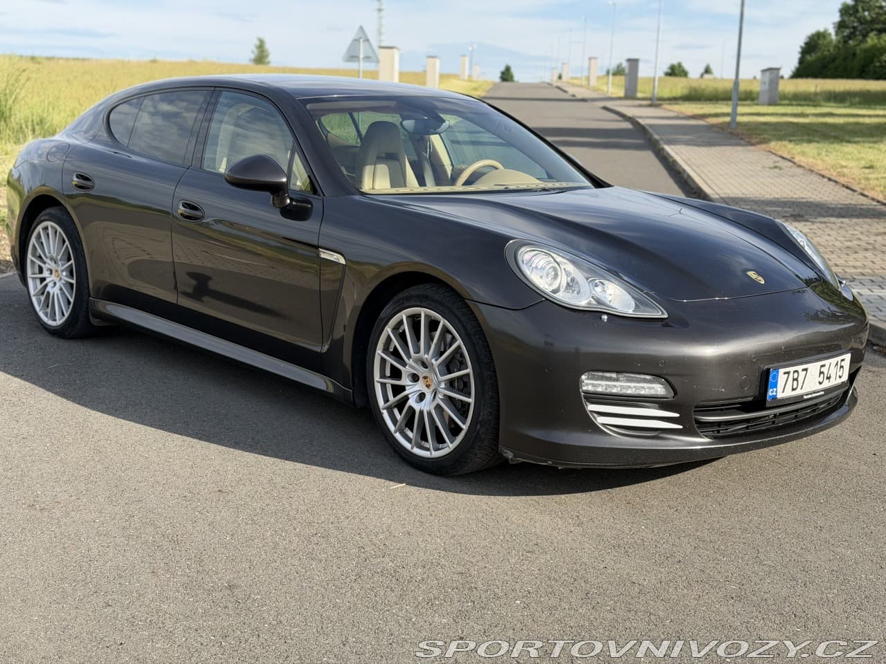 2011 Porsche PANAMERA - 2