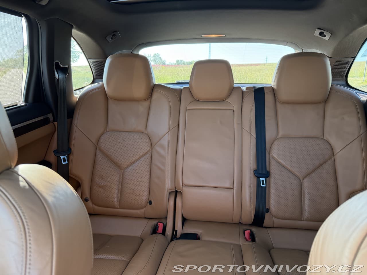 2012 Porsche CAYENNE - 11