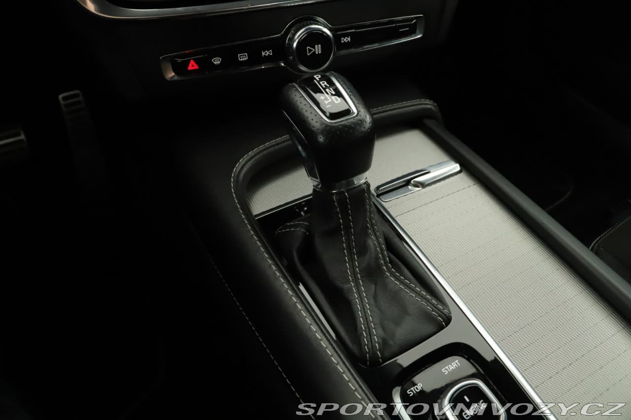 2017 Volvo S90 - 10