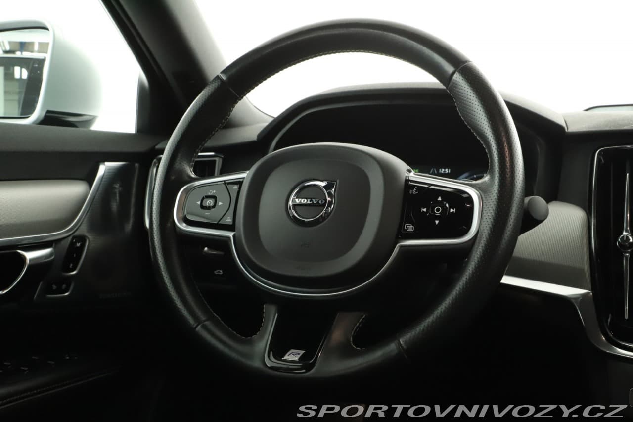 2017 Volvo S90 - 15