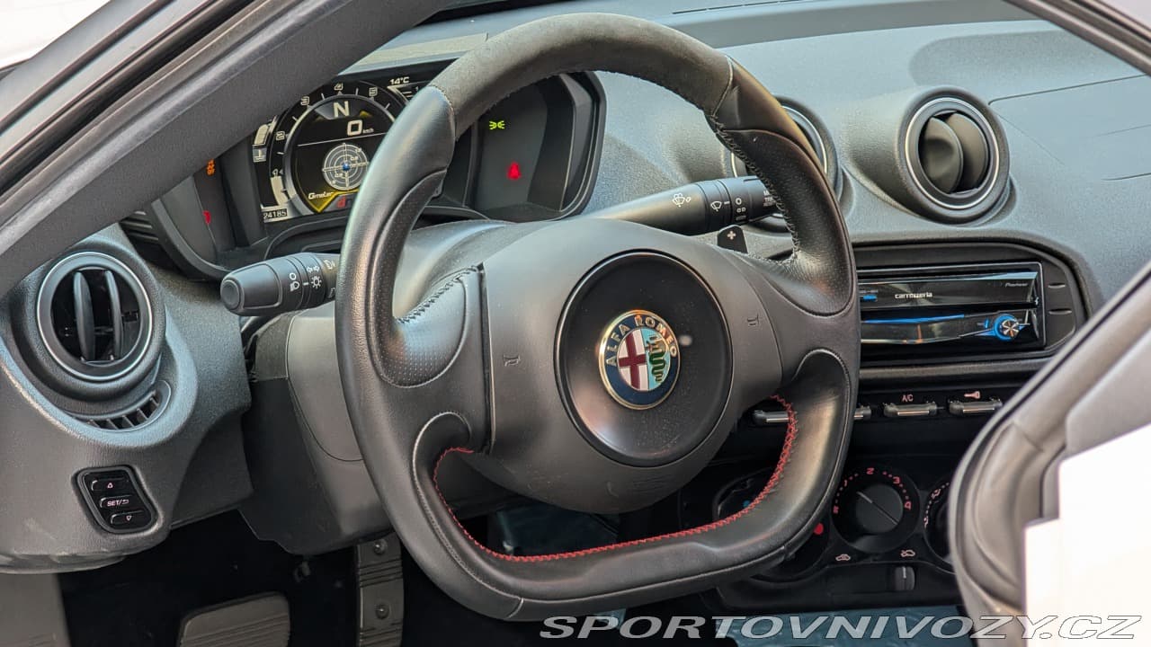 2016 Alfa Romeo 4C - 12