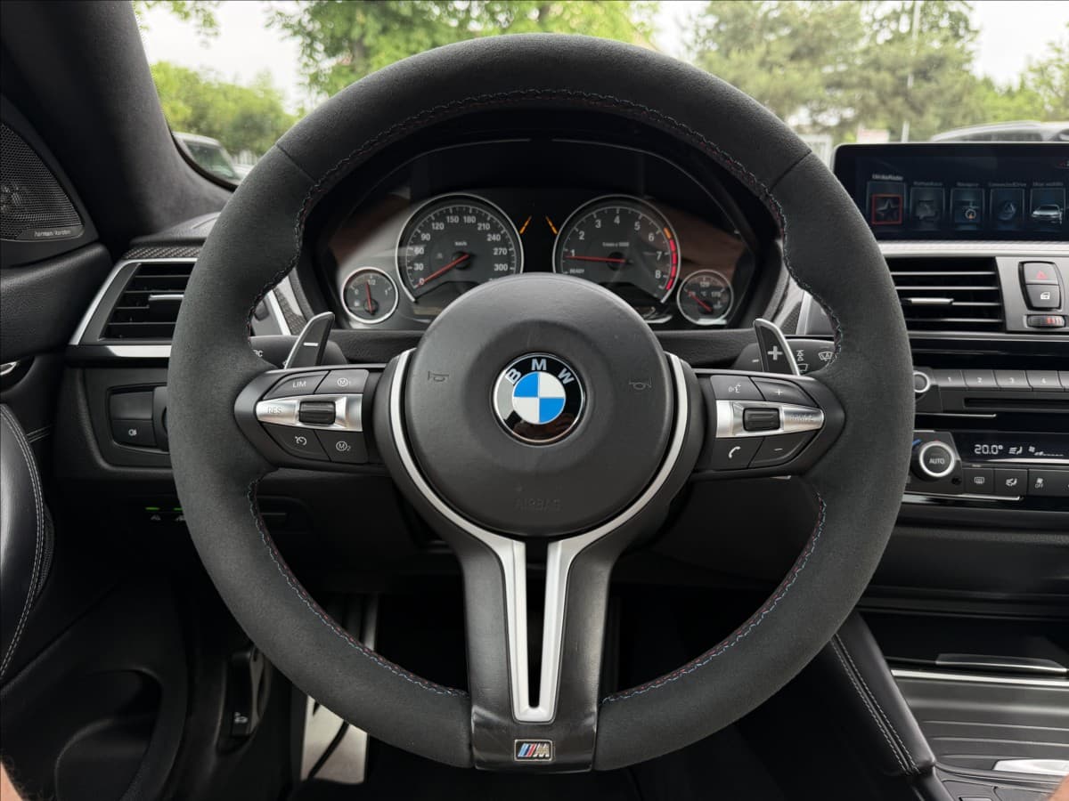 2017 BMW M4 - 12