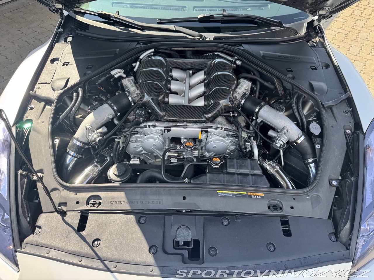 2011 Nissan GT-R - 10