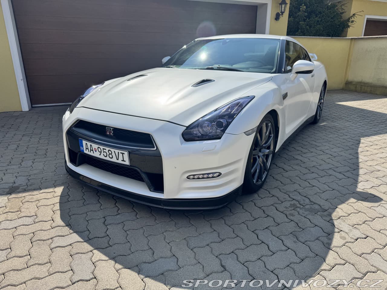 2011 Nissan GT-R - 2
