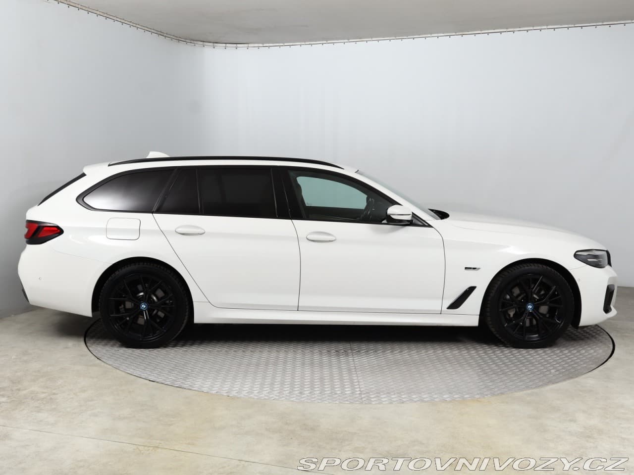 2022 BMW 5-SERIES - 6