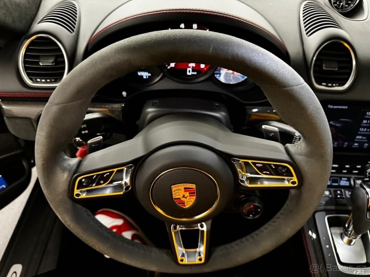 2024 Porsche 718 - 15