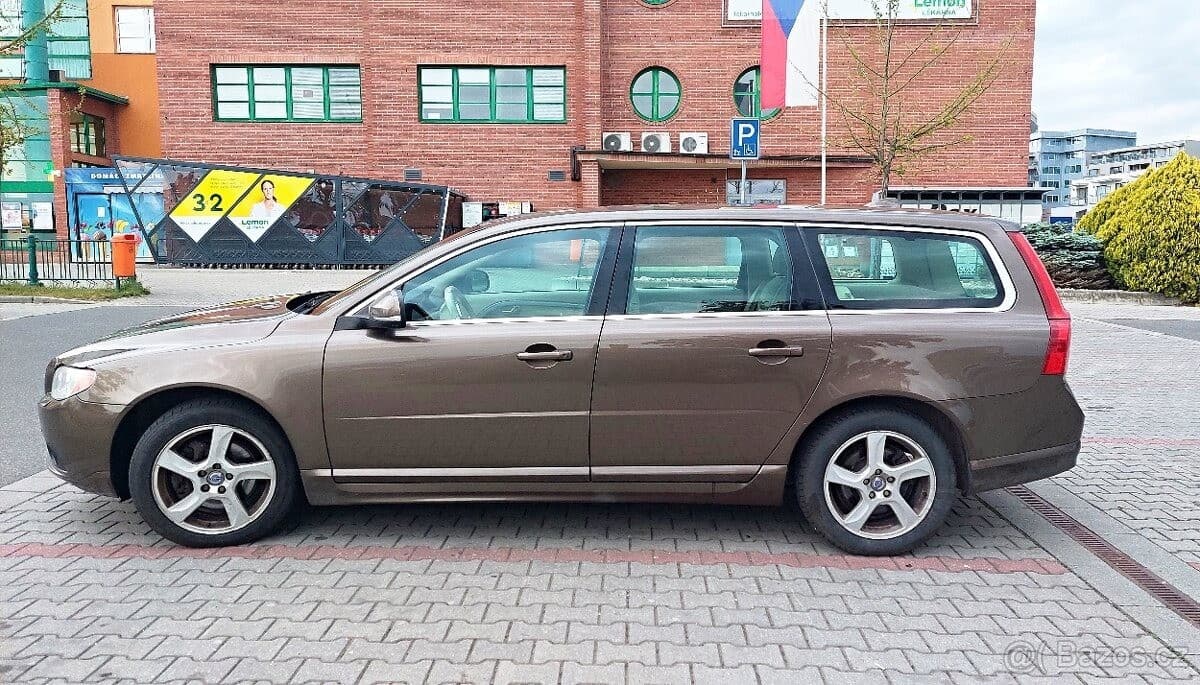 2013 Volvo V70 - 15
