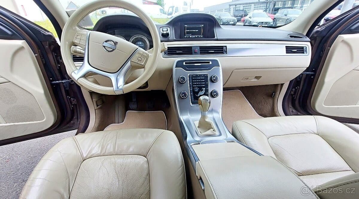 2013 Volvo V70 - 17