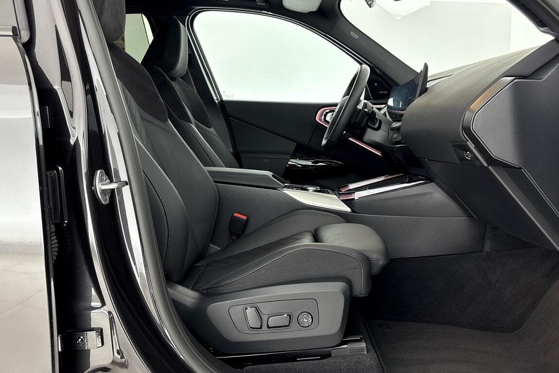 2025 BMW X3 - 37