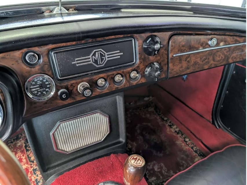 1964 MG MGB - 40