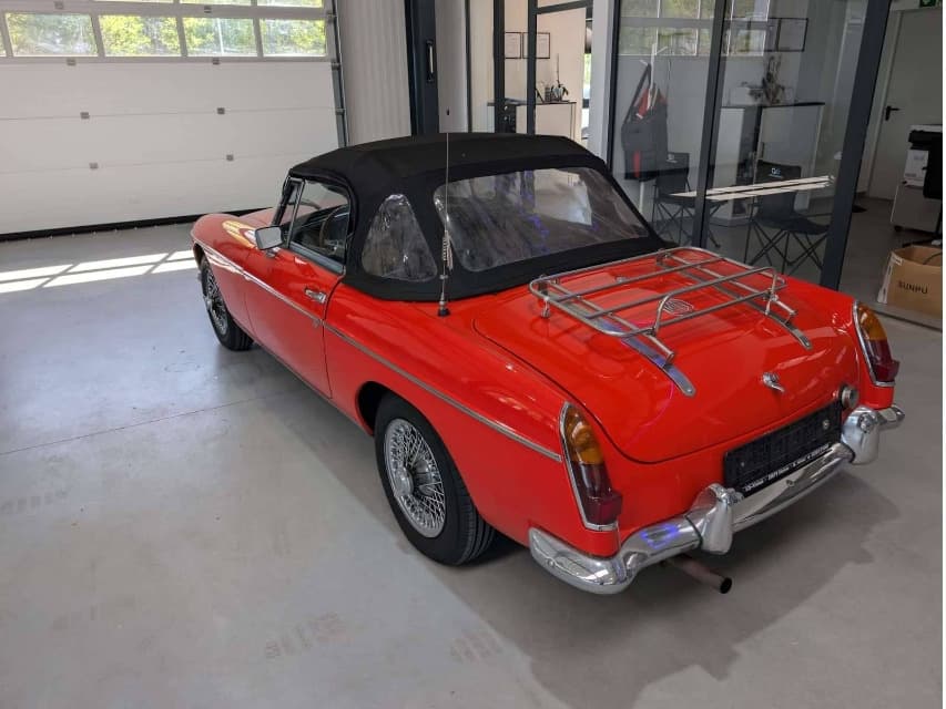 1964 MG MGB - 10