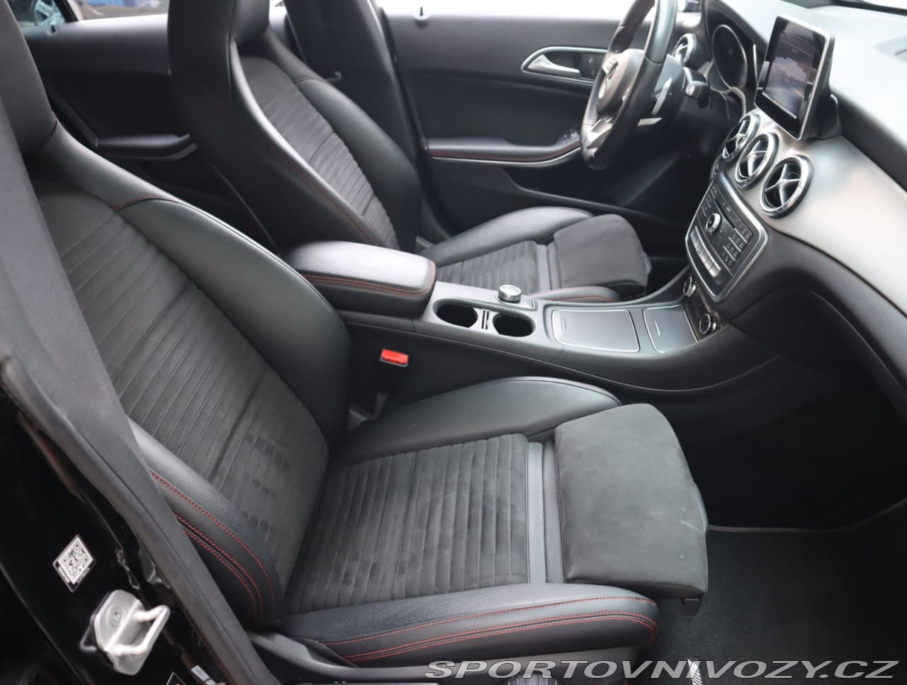 2016 Mercedes-Benz CLA - 9