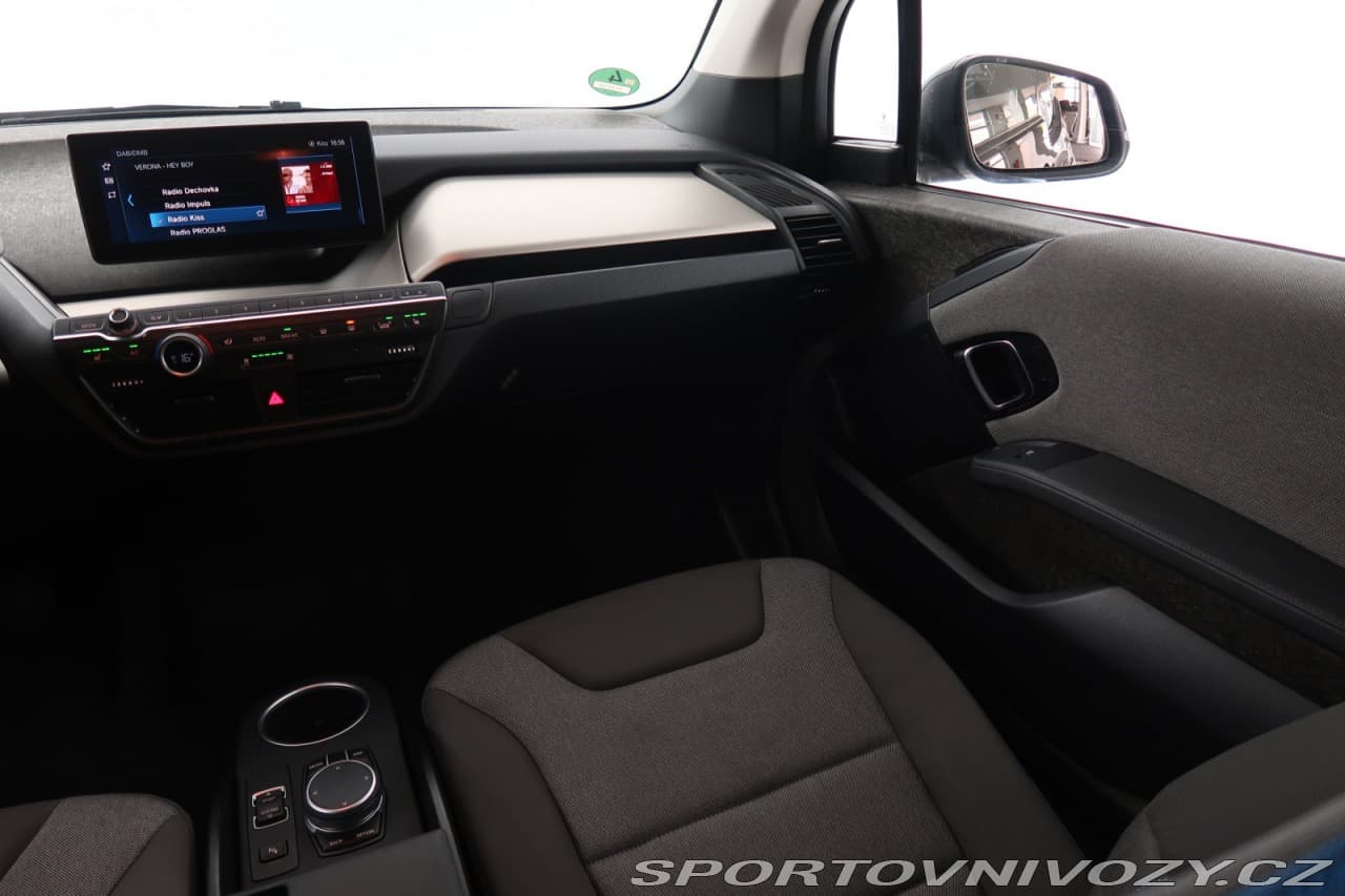 2020 BMW i3 - 29