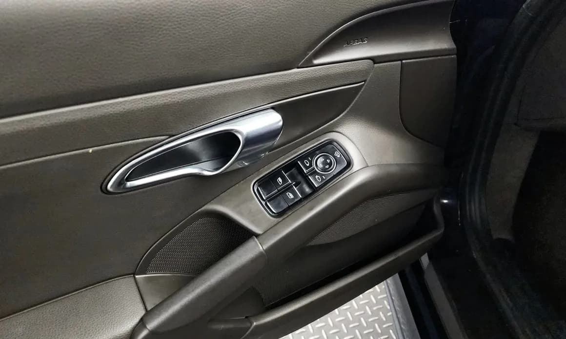 2017 Porsche CAYMAN - 40