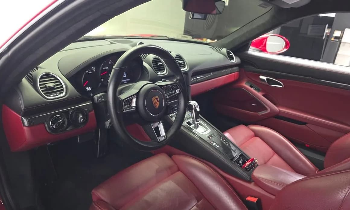 2019 Porsche CAYMAN - 19