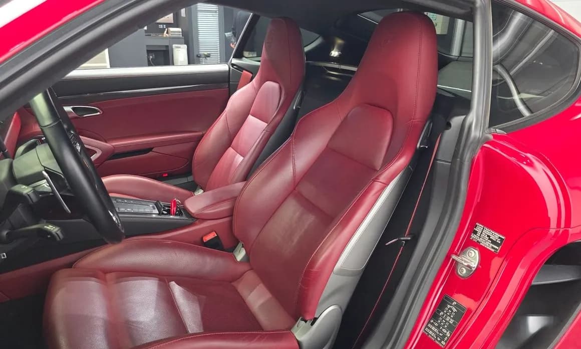 2019 Porsche CAYMAN - 23