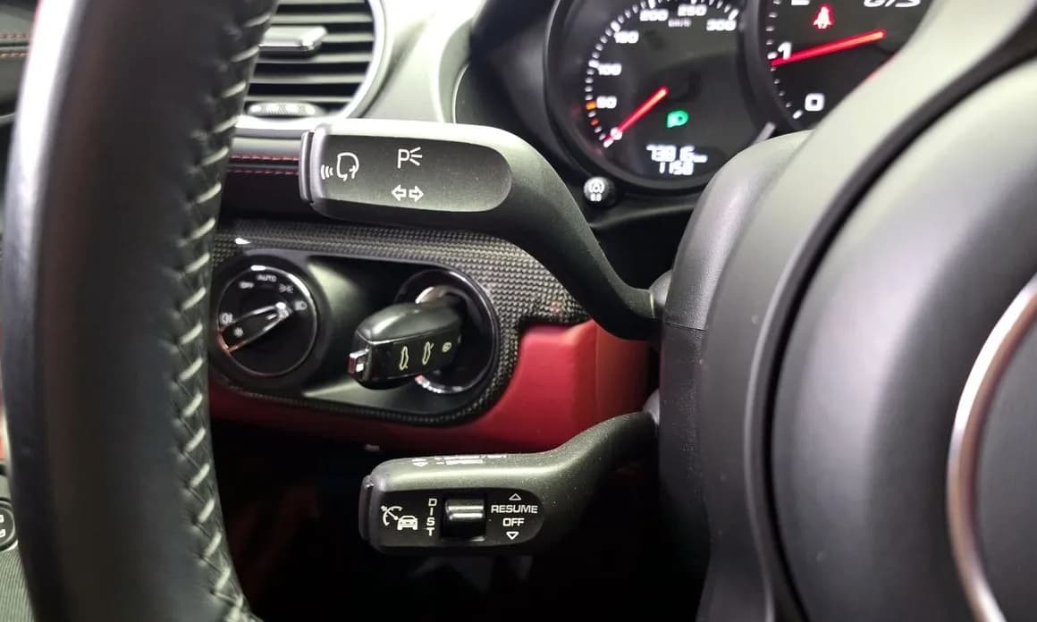 2019 Porsche CAYMAN - 33
