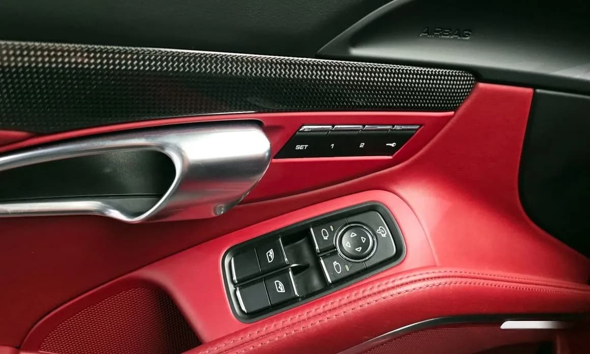 2019 Porsche CAYMAN - 37