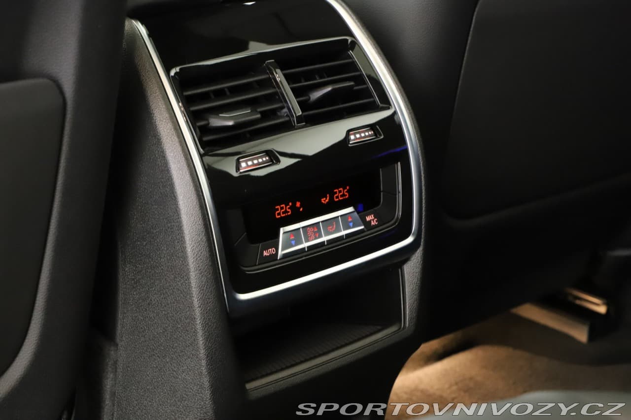 2024 BMW X7 - 17