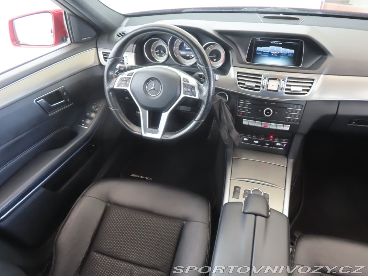 2016 Mercedes-Benz E-CLASS - 25