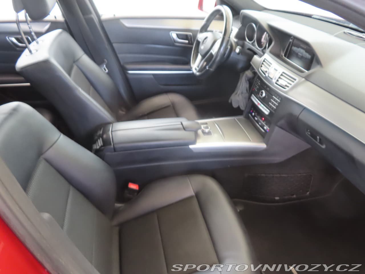 2016 Mercedes-Benz E-CLASS - 33