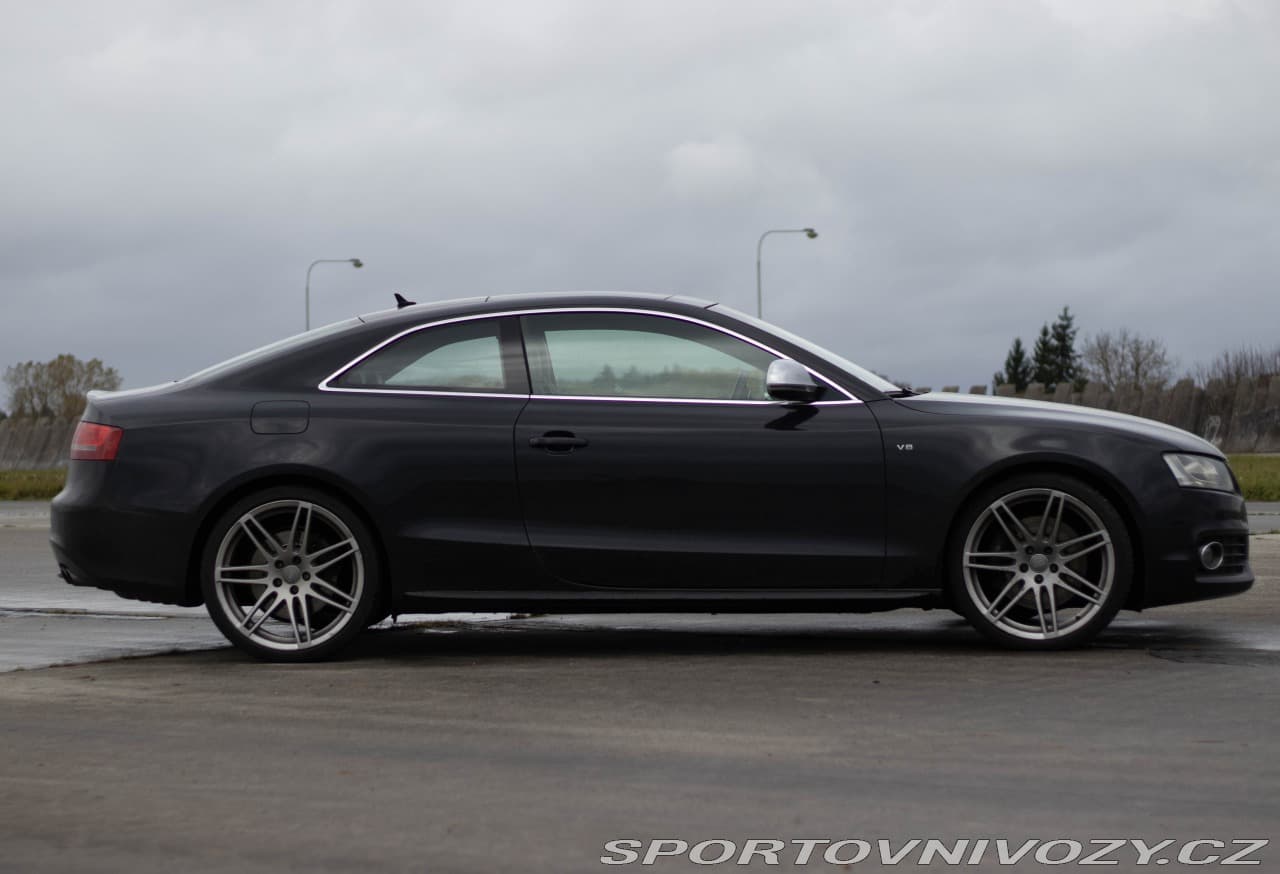 2009 Audi S5 - 16
