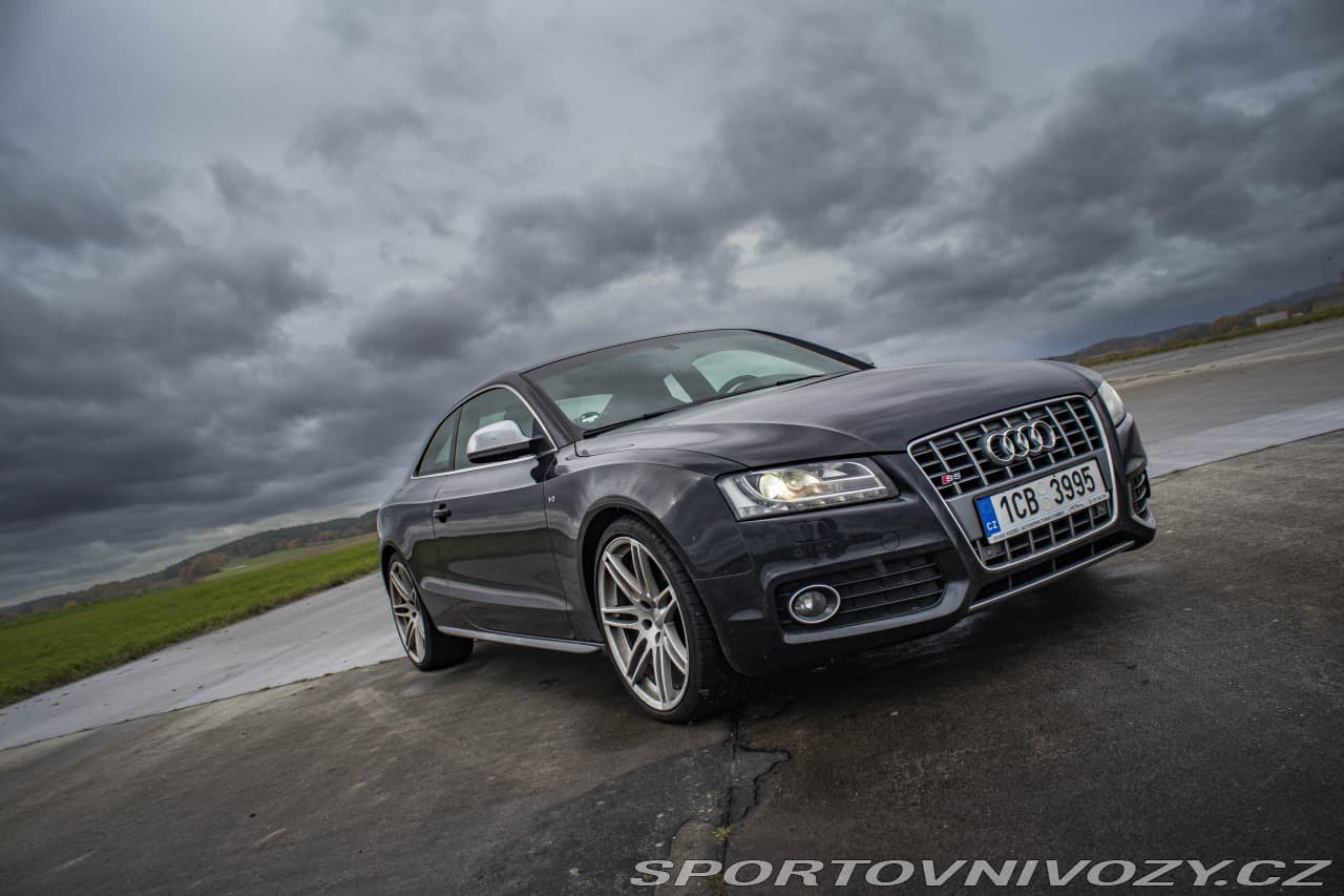 2009 Audi S5 - 33