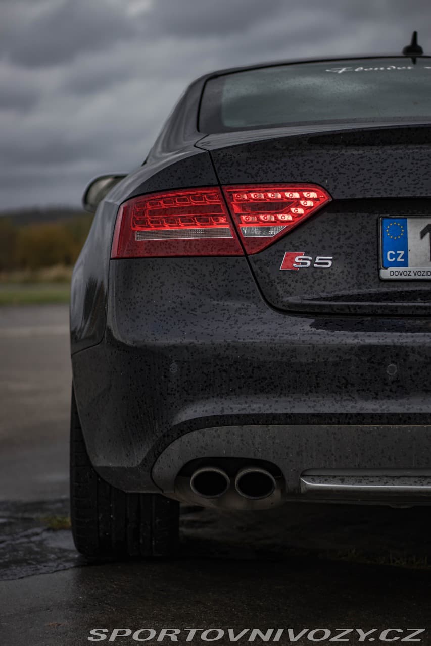 2009 Audi S5 - 6