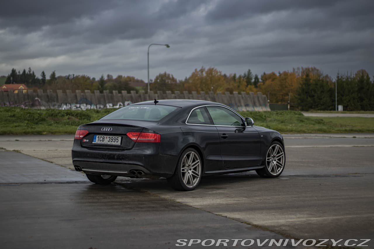 2009 Audi S5 - 12