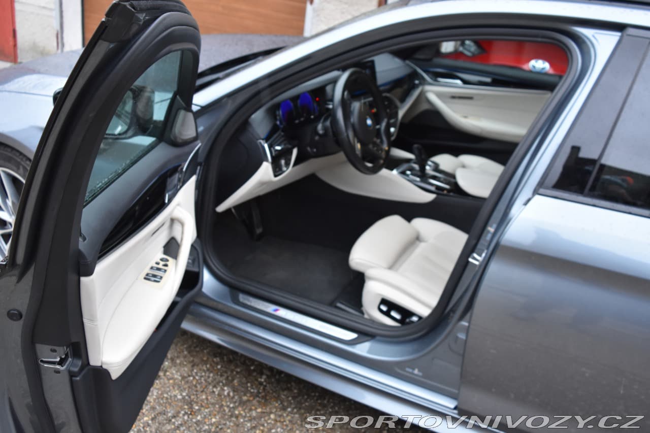 2018 BMW 5-SERIES - 11