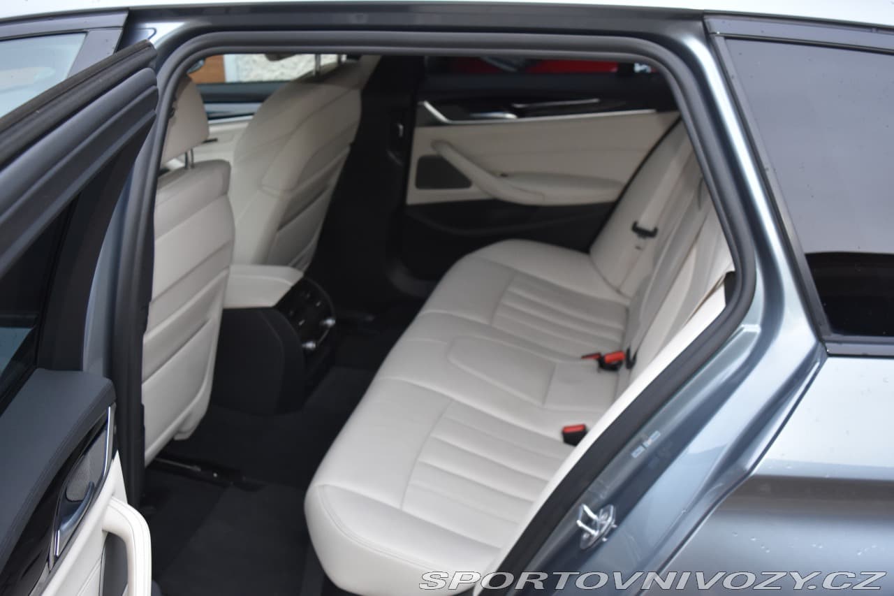 2018 BMW 5-SERIES - 18