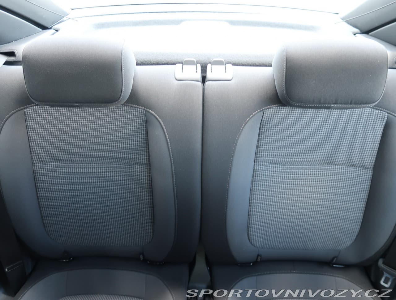 2015 Volkswagen BEETLE - 37