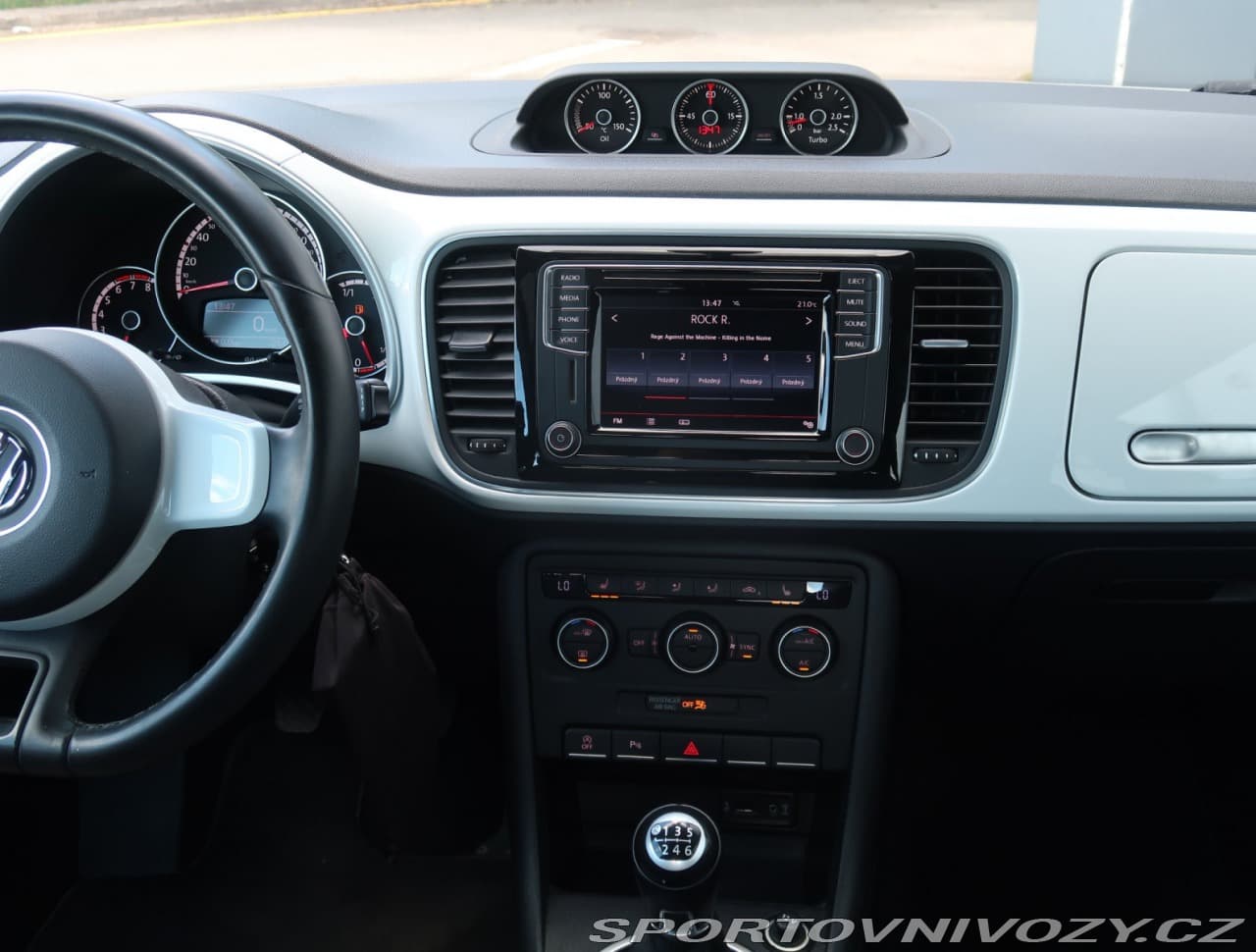 2015 Volkswagen BEETLE - 45