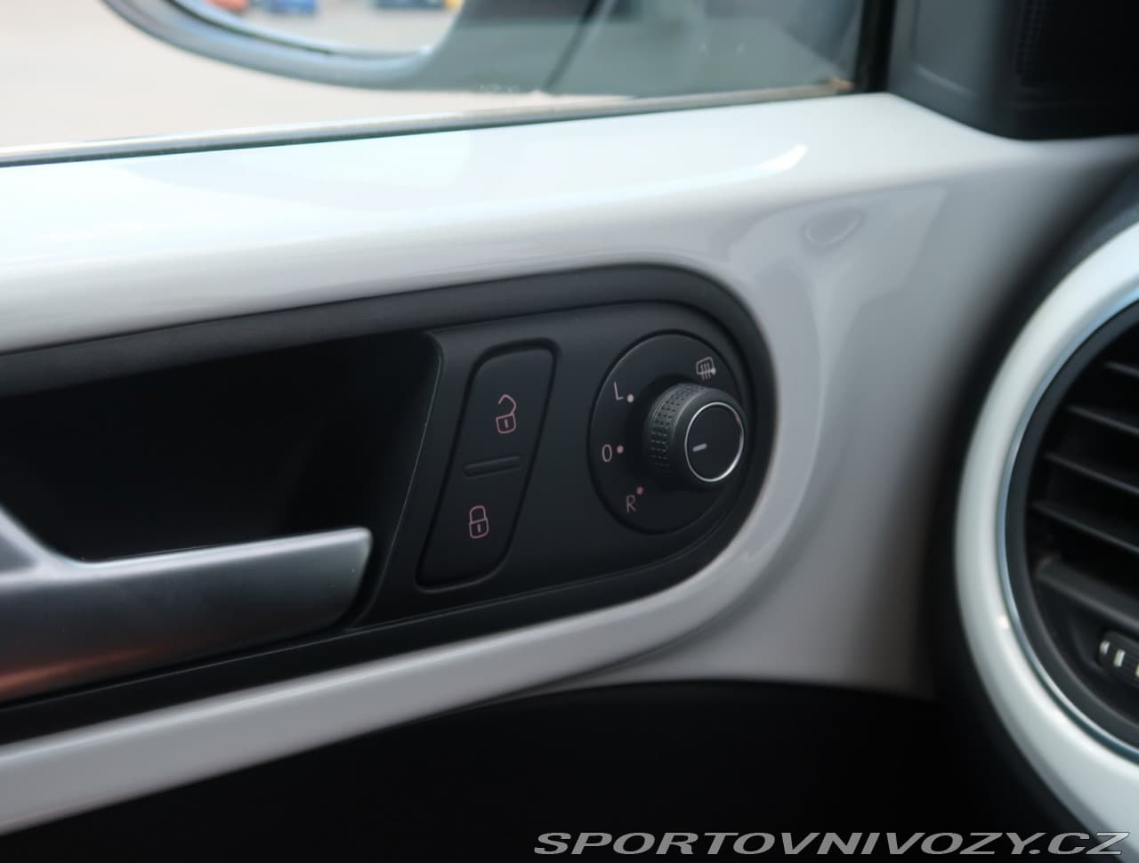 2015 Volkswagen BEETLE - 69