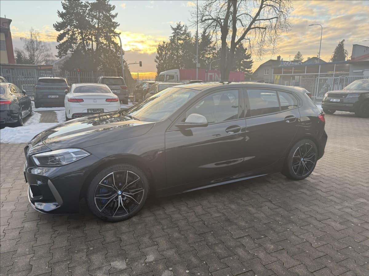 2023 BMW 1-SERIES - 17